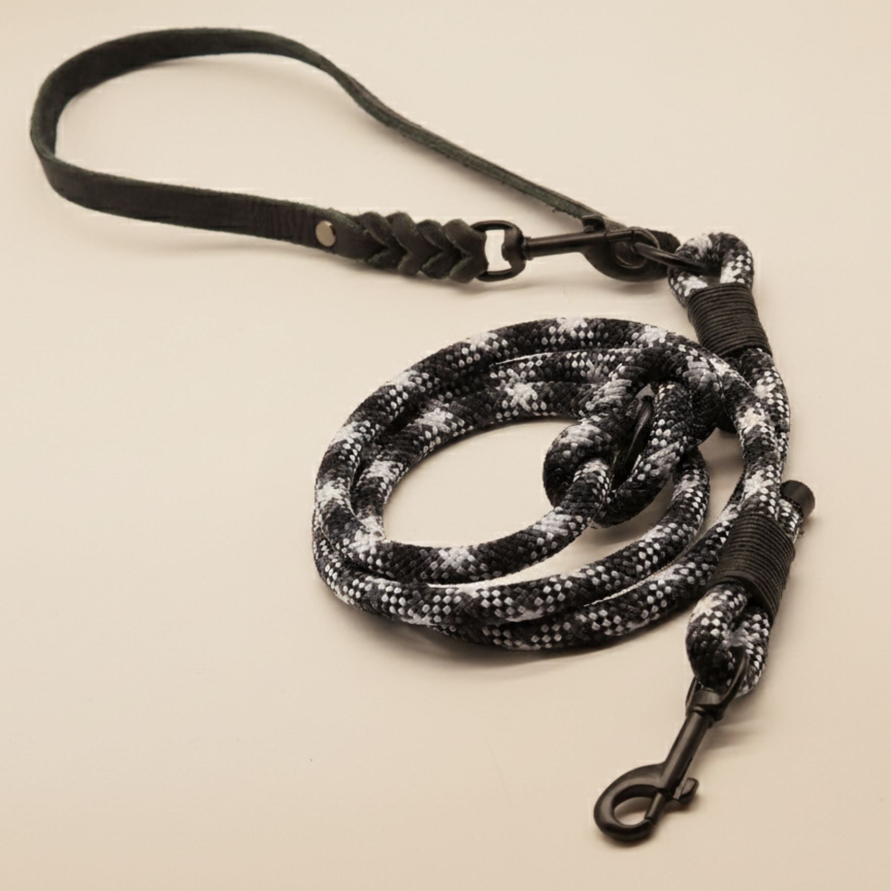 B:Ware | Tauleine mit Lederhandschlaufe 'Betonwüste'