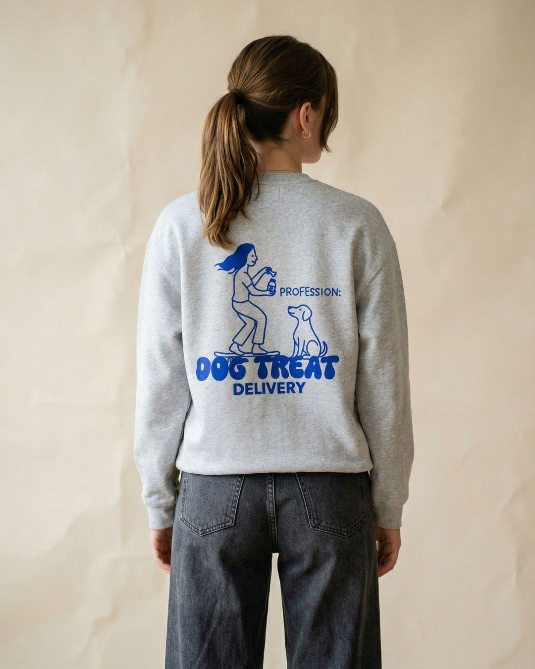 Limited | Organic Sweatshirt 'dog treat delivery'