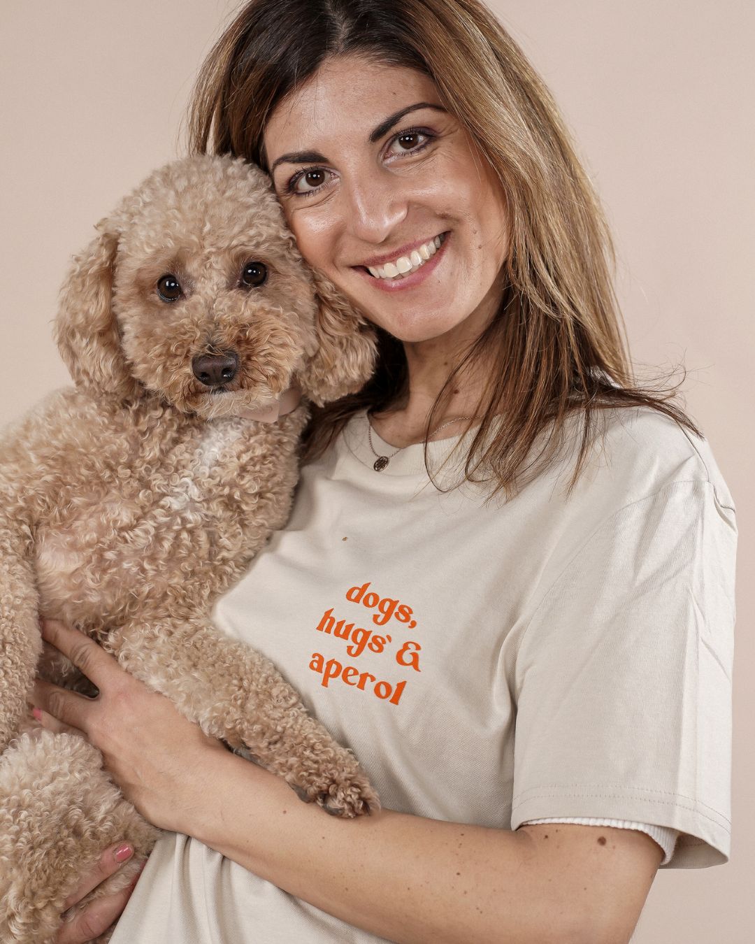 Organic Frauen-Shirt 'dogs, hugs & aperol' | Desert Dust