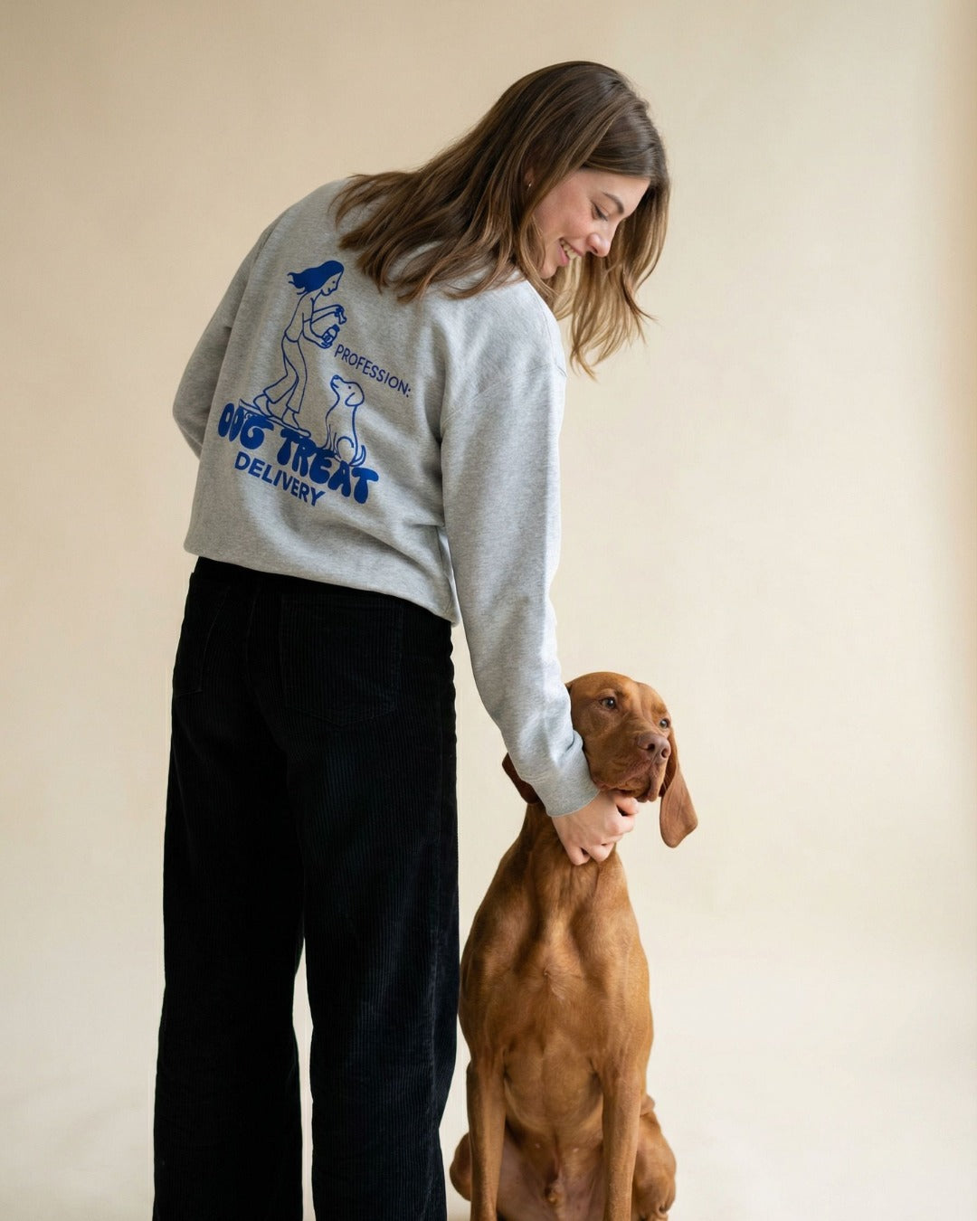 Limited | Organic Sweatshirt 'dog treat delivery'