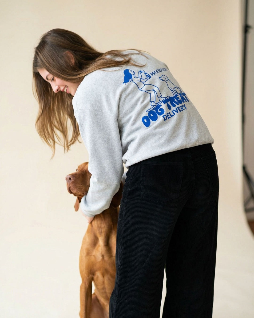 Limited | Organic Sweatshirt 'dog treat delivery'