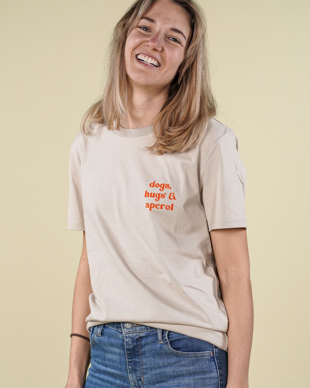 Organic Frauen-Shirt 'dogs, hugs & aperol'